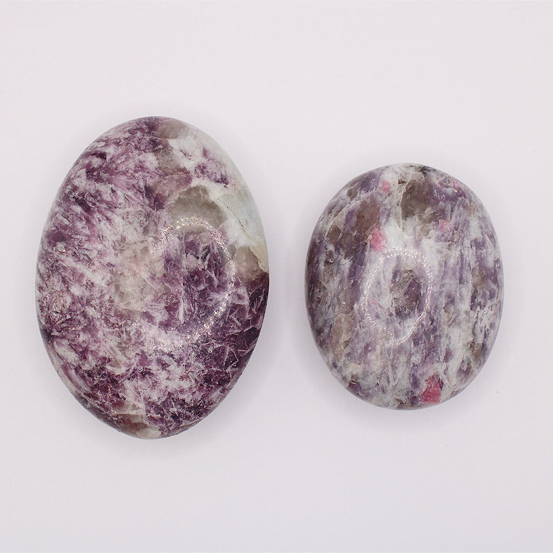 Palmstone in lepidolite / 50-70 mm