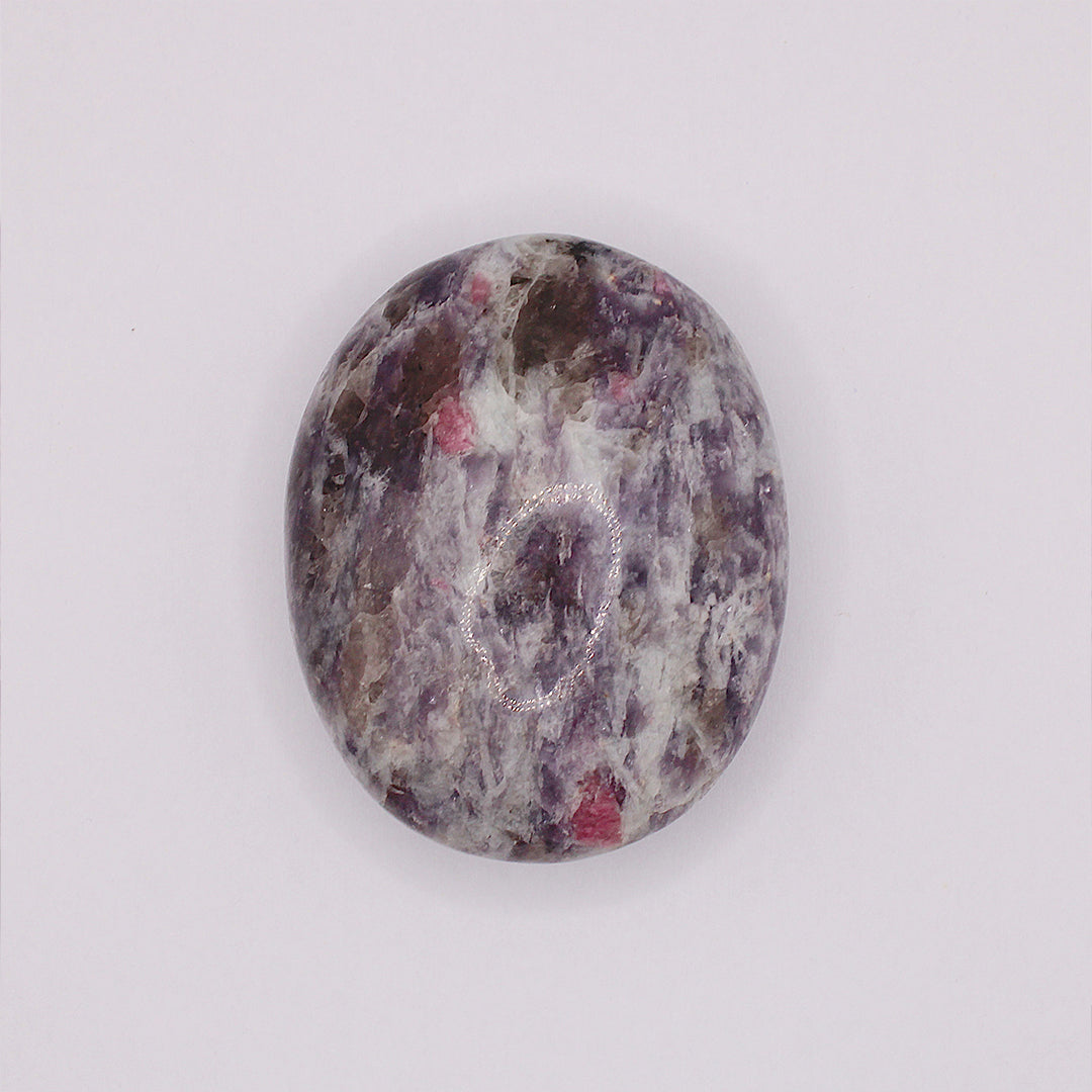 Palmstone in lepidolite / 50-70 mm