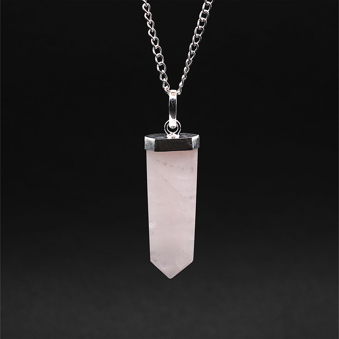 Collana obelisco in quarzo rosa / h 4 cm