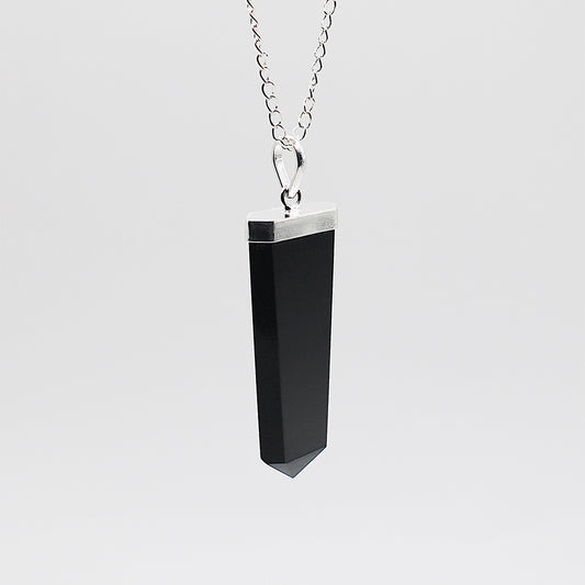 Collana obelisco in agata nera / h 4 cm