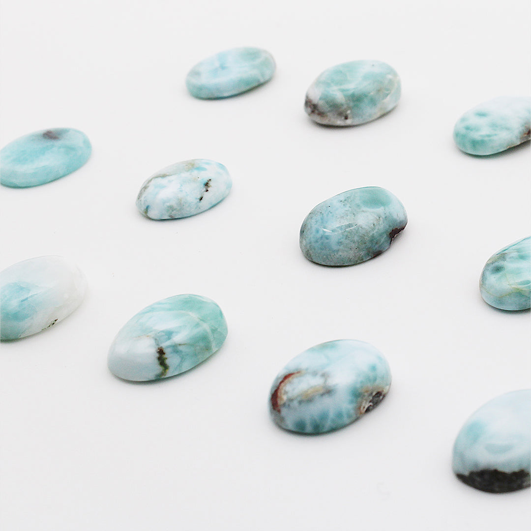 Cabochon in larimar / 10x14 mm