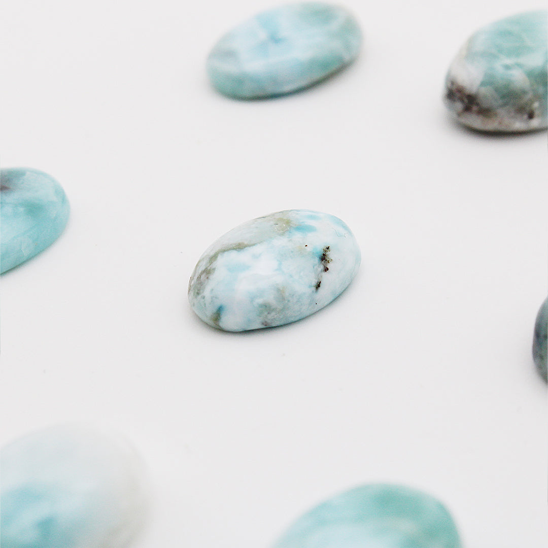 Cabochon in larimar / 10x14 mm