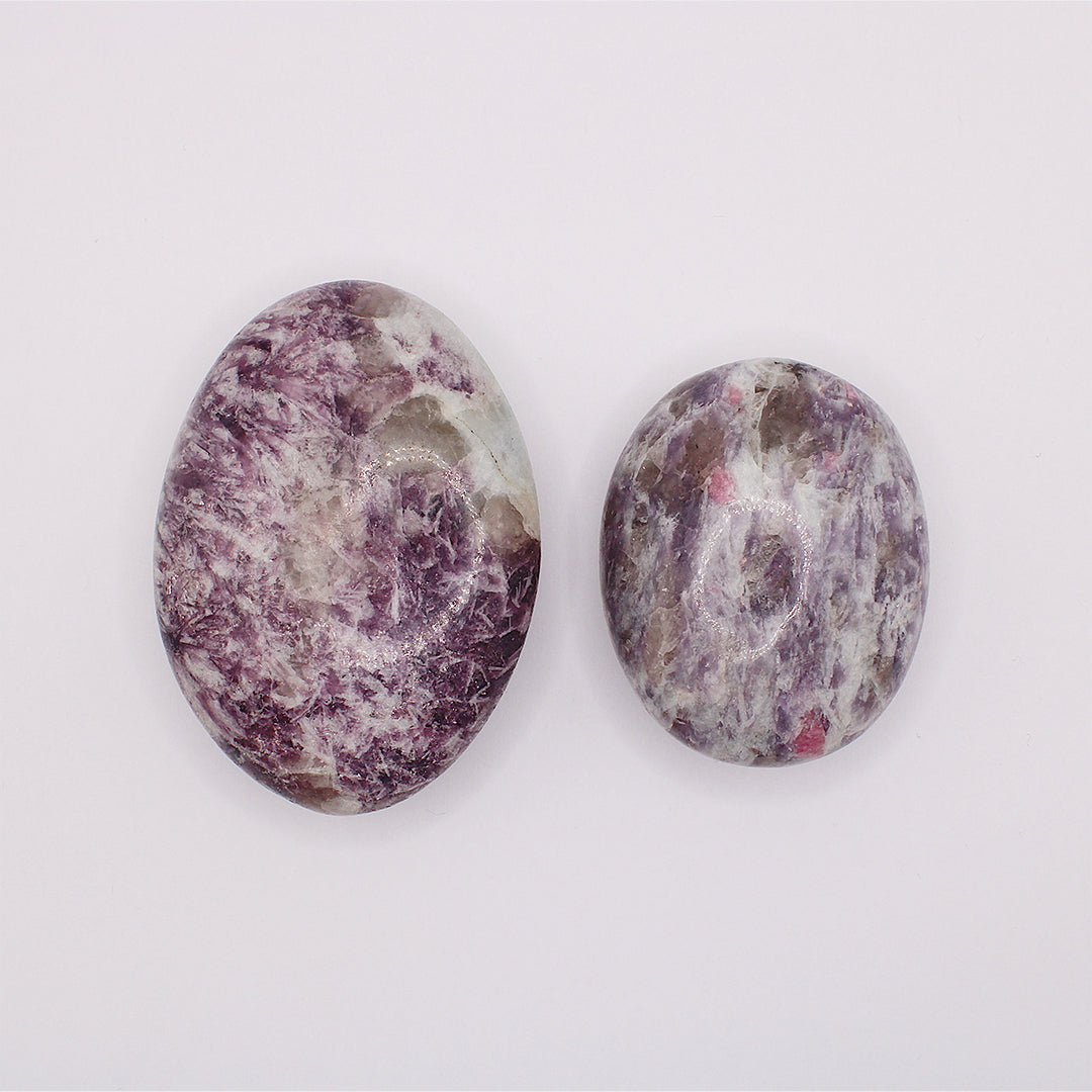 Palmstone in lepidolite / 50-70 mm
