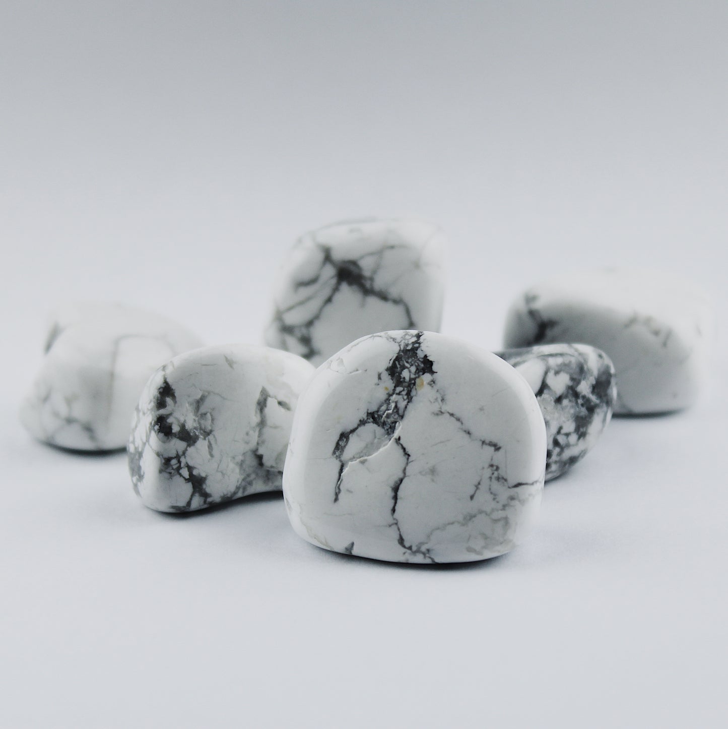 Tumbled Howlite / 20-30 mm