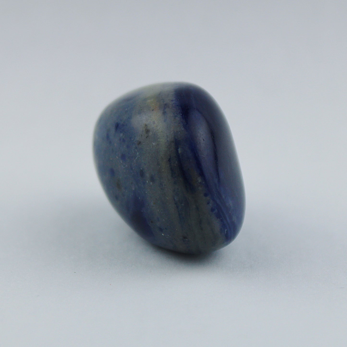 Tumbled sodalite / 20-30 mm