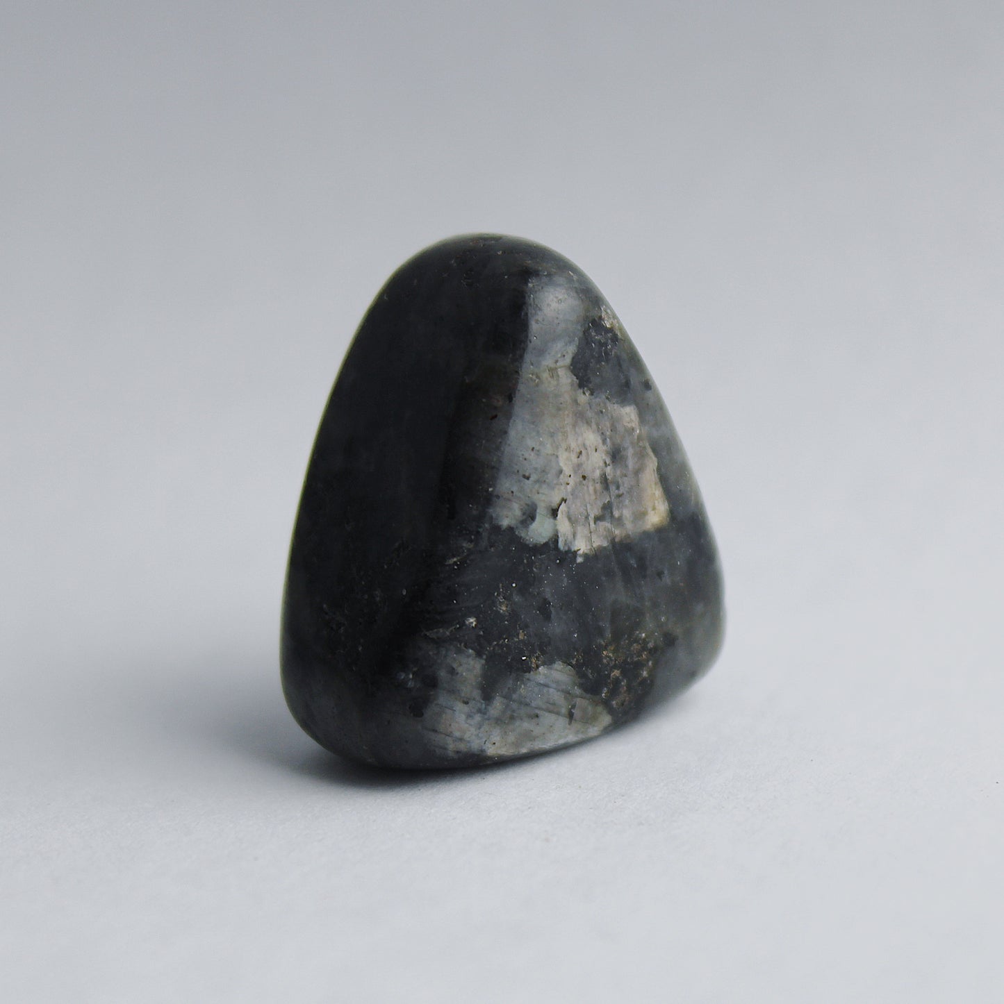 Tumbled Larvikite / 20-30 mm