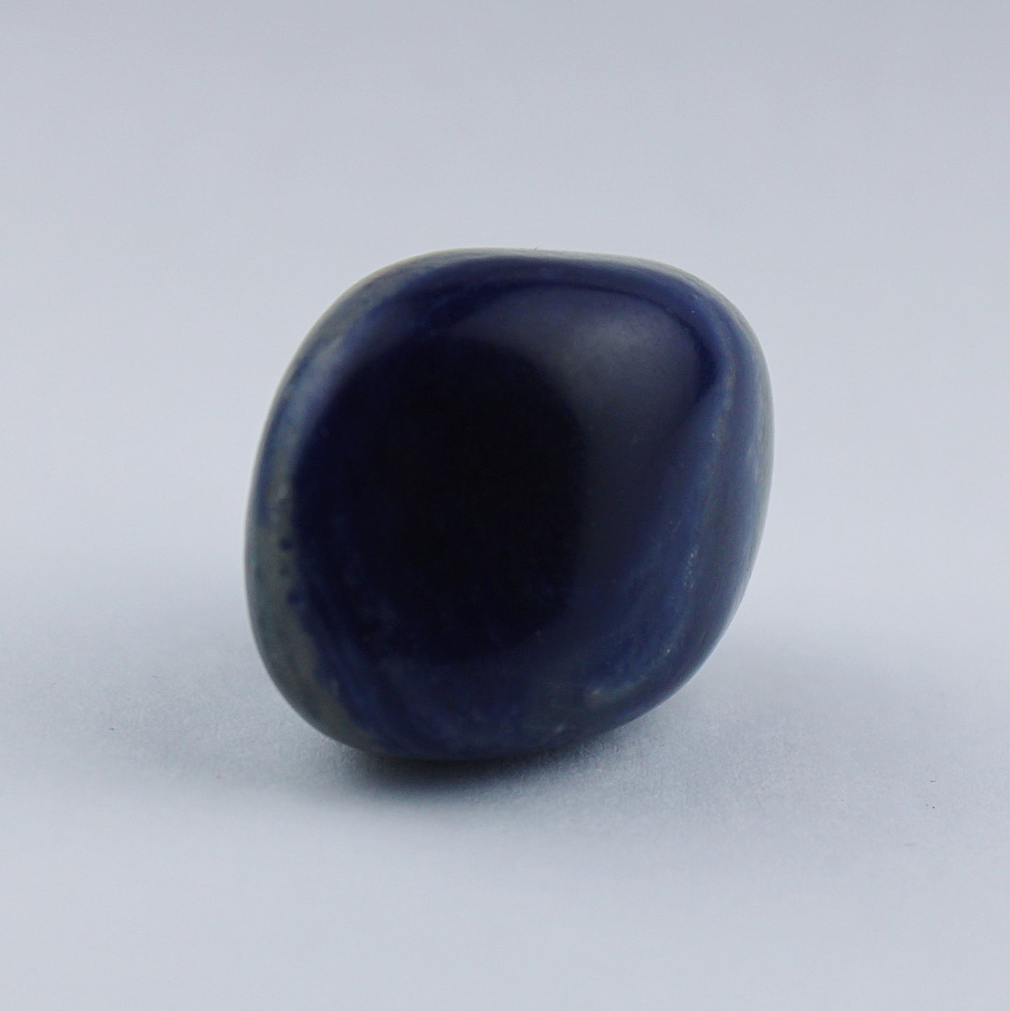 Tumbled sodalite / 20-30 mm