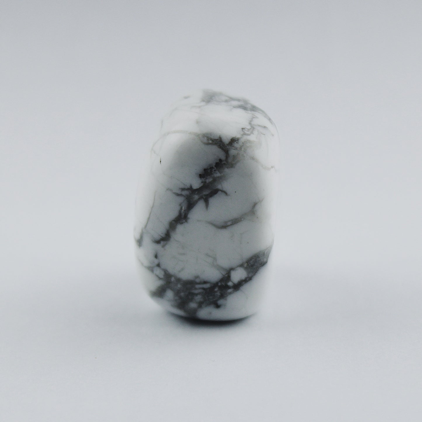 Tumbled Howlite / 20-30 mm