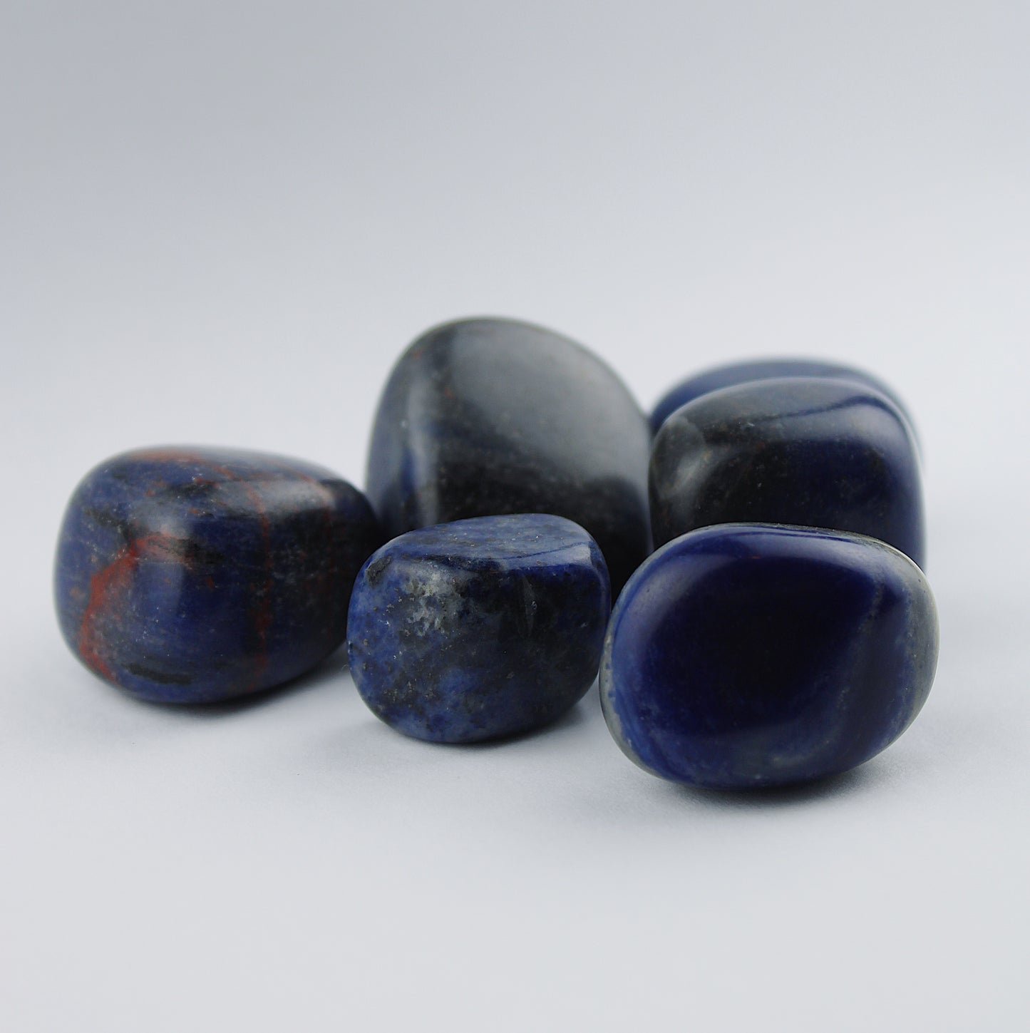 Tumbled sodalite / 20-30 mm