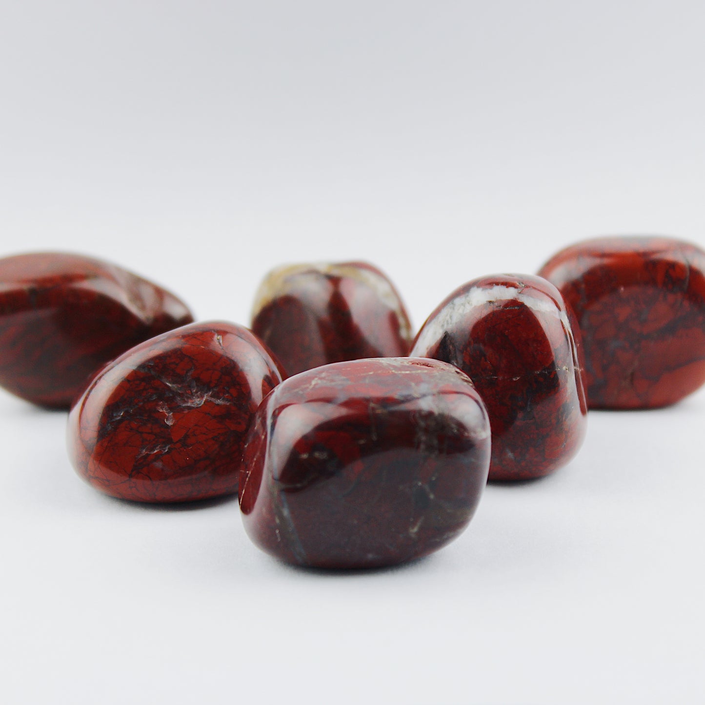 Tumbled brecciated jasper / 20-30 mm