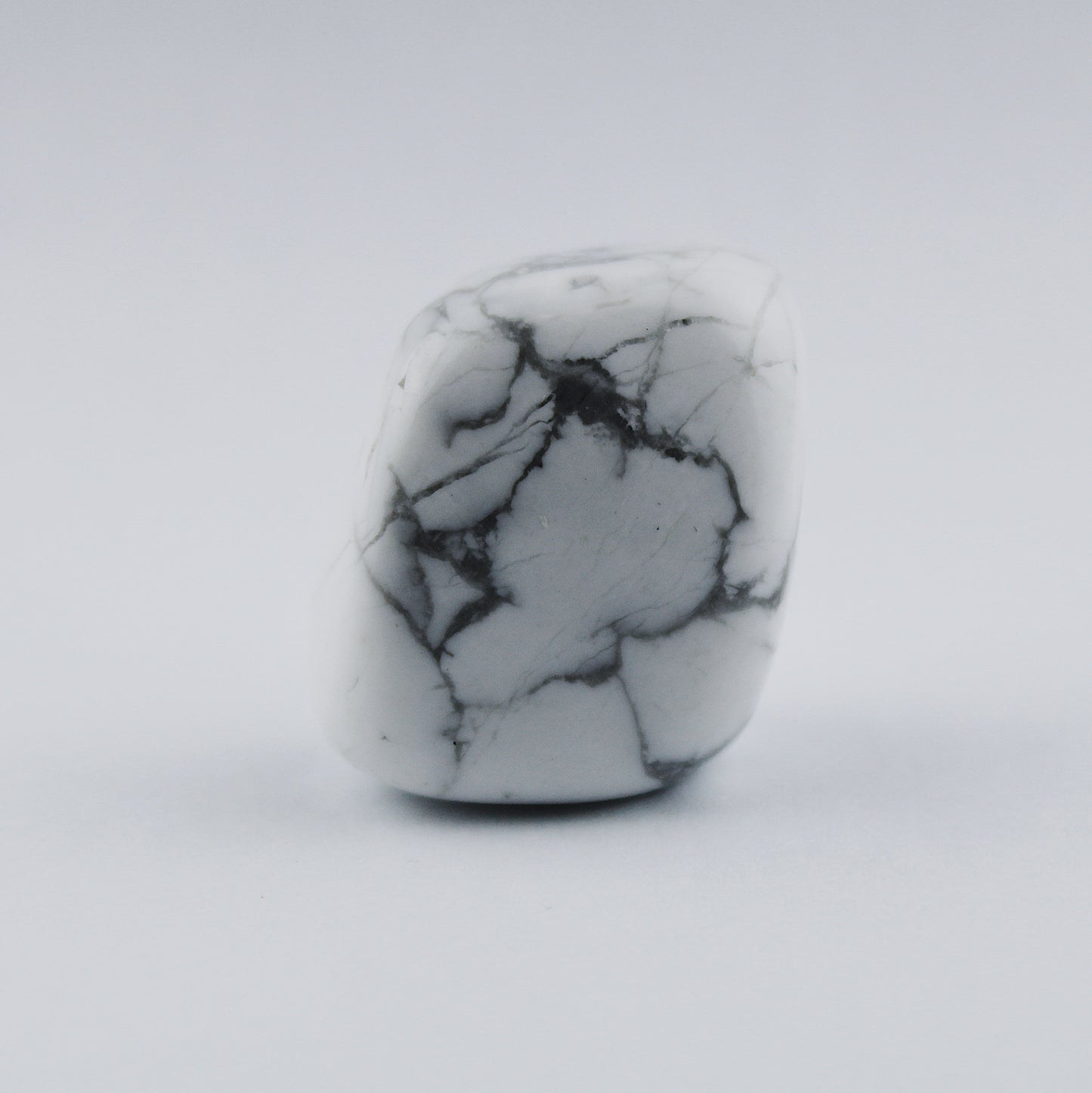 Tumbled Howlite / 20-30 mm